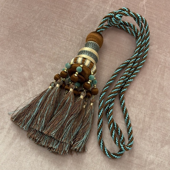 NWOT LUXURY DRAPE TIE BACK SINGLE PIECE - Picture 17 of 17